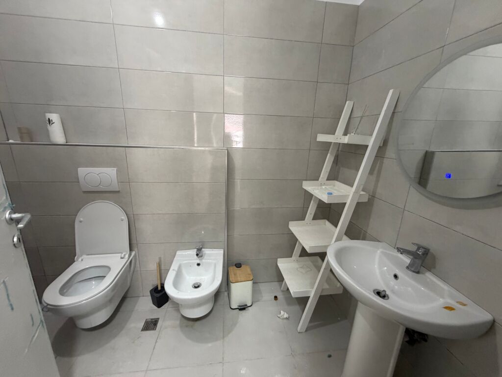 3+1,bosh te hotel radison liqeni i thate,1500 euri