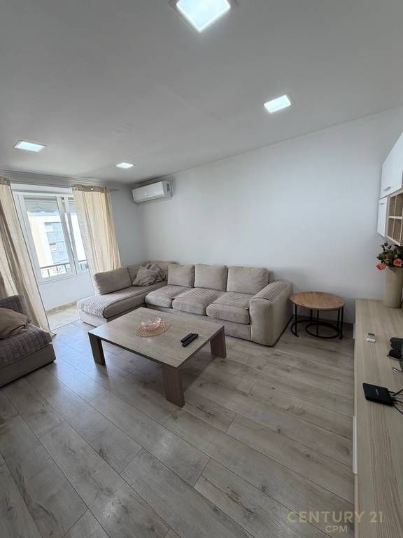 2+1 apartment for rent in the center