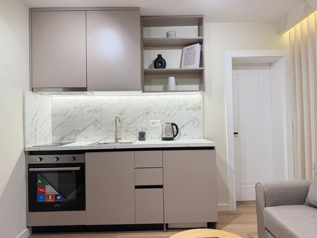 2 Appartamenti 1+1 in vendita a 21 Dhjetori, ottima proprietà per investimento