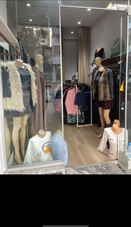 Jepet me qera Dyqan Open Space ne Astir