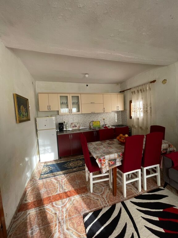 🏡 SHITET SHTËPI PRIVATE 2+1 ME OBORR TE MADH SHIJAK