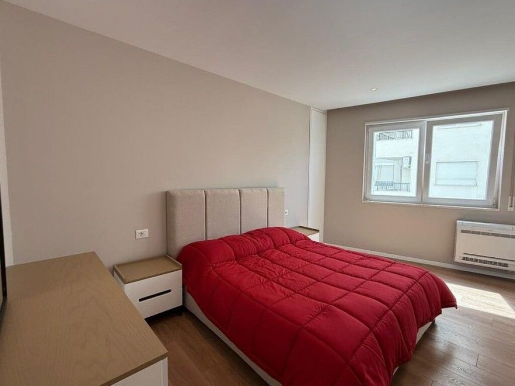 Shitet, Apartament 2+1, Qender, Tiranë