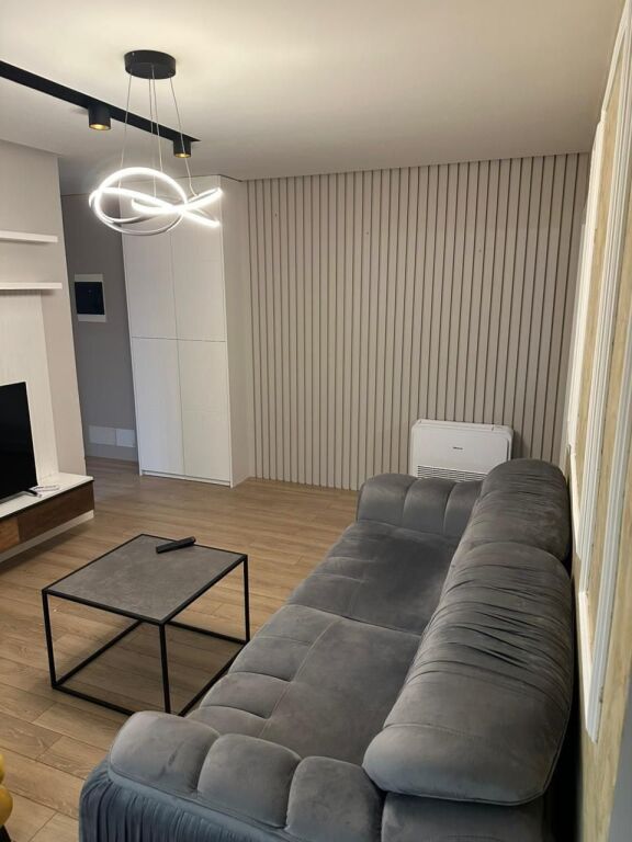 Appartamento 1+1 + posto auto in affitto a Selitë molto vicino a Unaza e Madhe