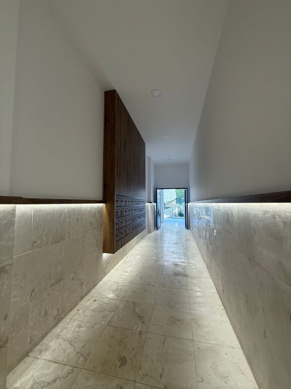 2+1,furnished with parking,hotel radisoni dry lake,1000 euro