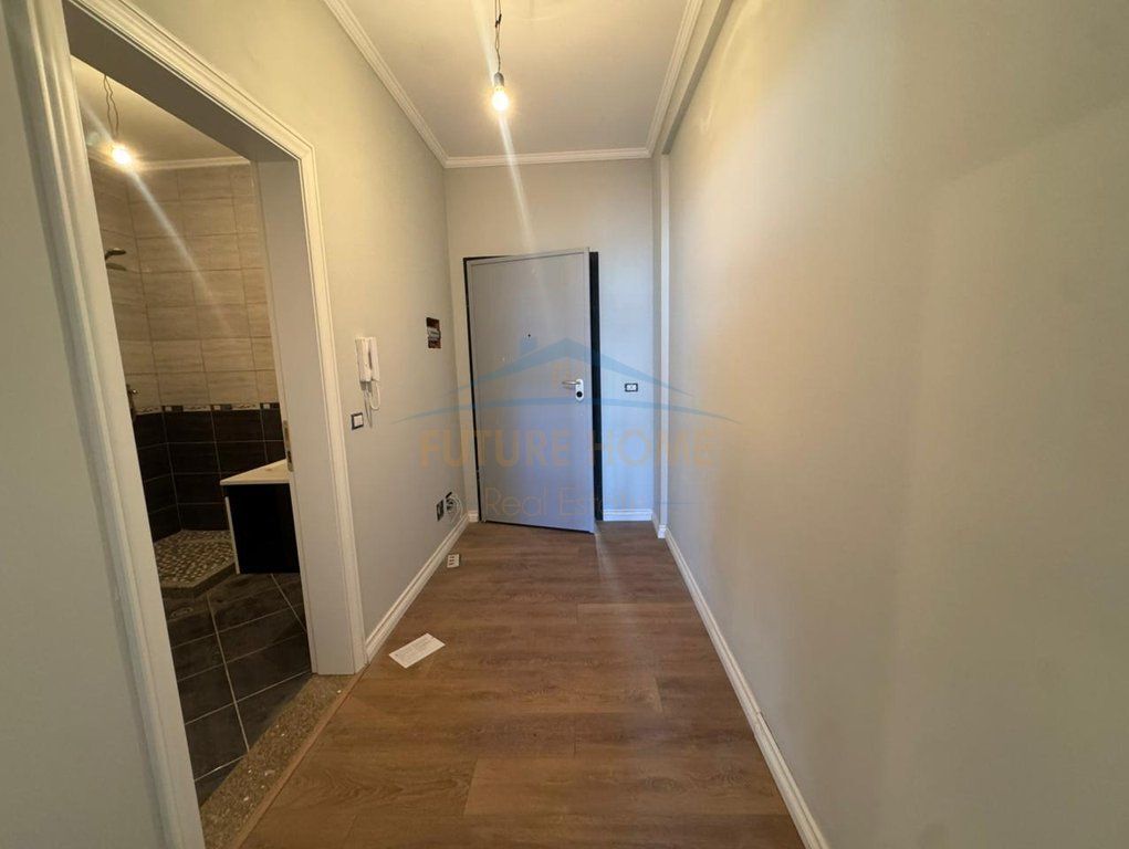 Shitet, Apartament 2+1+2, Pallati i Sportit, Elbasan. Empire67192