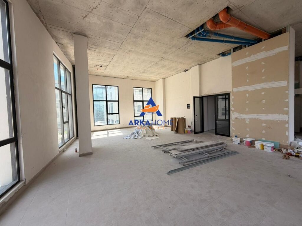 SHITET AMBJENT BIZNESI 160M2 "VASIL SHANTO" 600.000 EURO