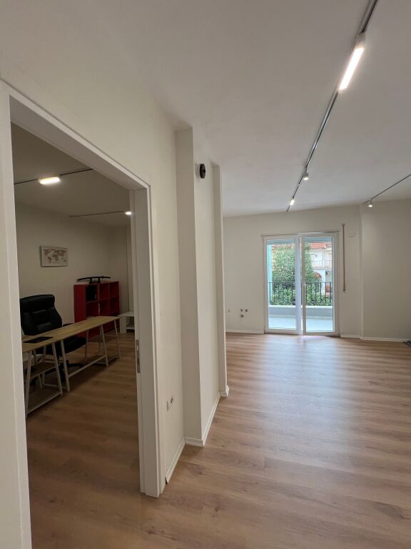 ✨ Spazio Ufficio Premium in Affitto – Pazar i Ri ✨
