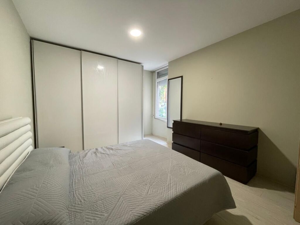 Apartament 2+1 per shitje tek Kristal Center.