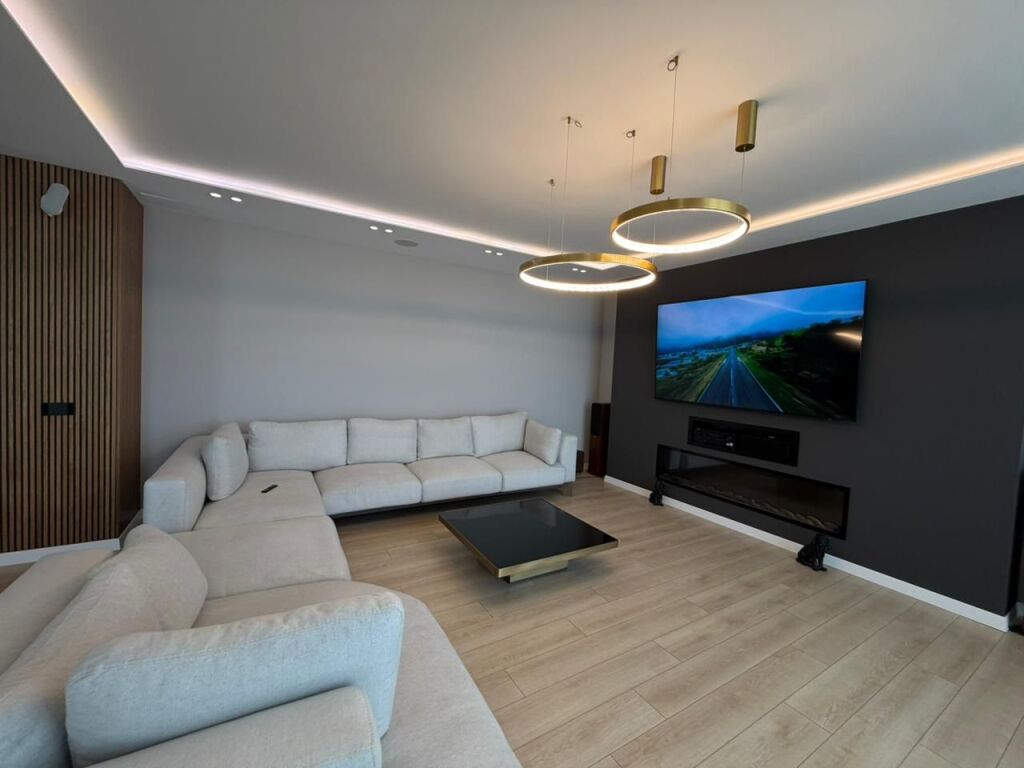 📌 Dupleks Luksoz me Qira – Square 21, Tiranë