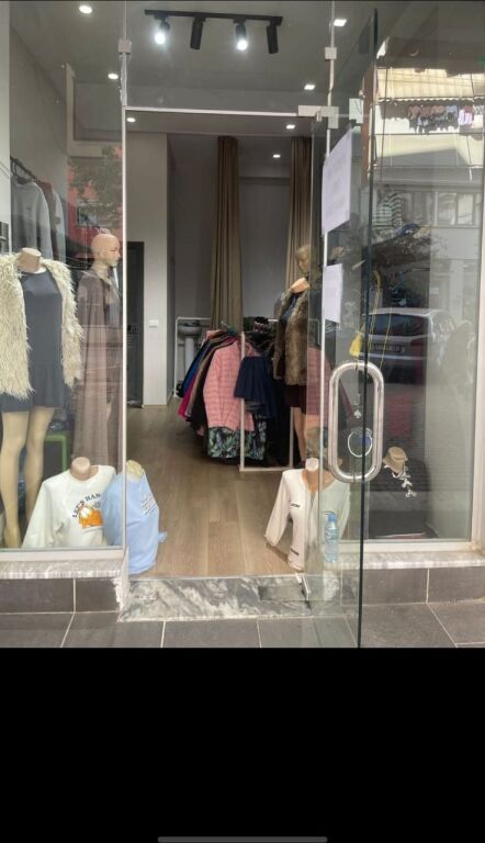 Jepet me qera Dyqan Open Space ne Astir