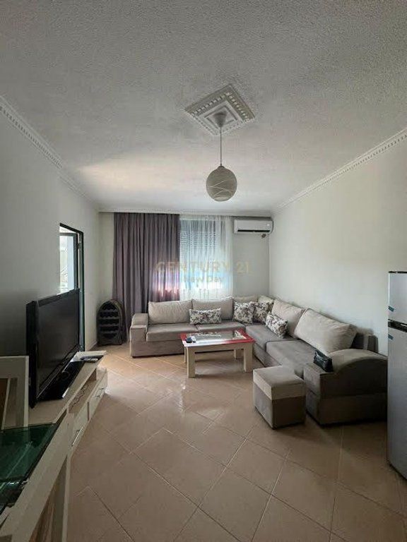 1+1 ME QIRA NE SHKEMBIN E KAVAJES ME PAMJE DETI