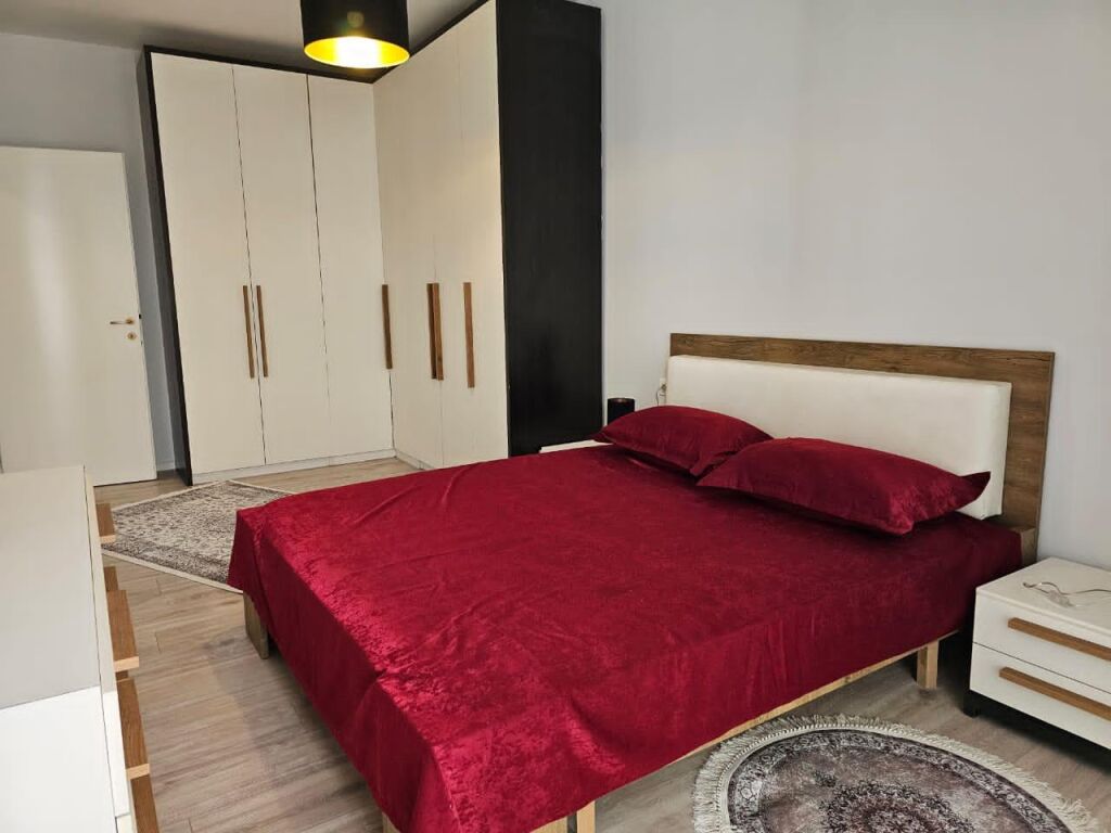 🏢Liqeni i Thate,Rruga Hamdi Sina jepet me qera apartament 2+1+2+post parkimi,i mobiluar 800Euro    