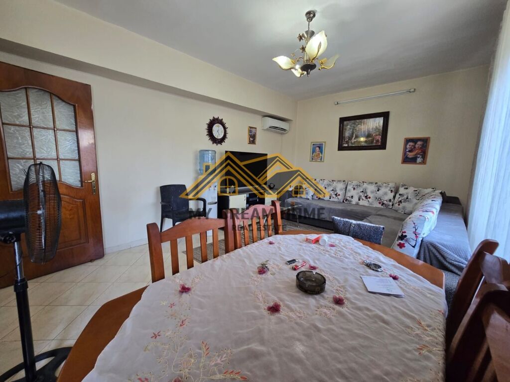 Shitet, Apartament 1+1,Afer Spitalit , Durres