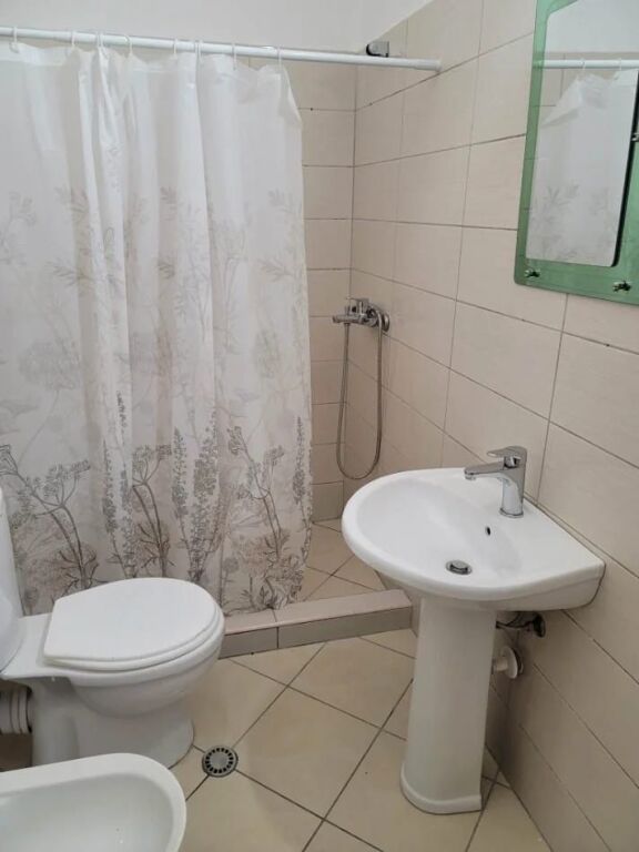 Jepet Me Qera Apartament 1+1+1 Ballkon