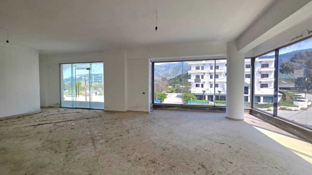 🏢 Dyqan në Shitje në Orikum – Super Okazion!
