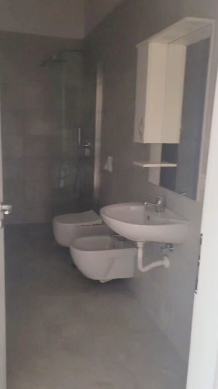 Garsoniere / Studio Me Qira, Ish Fusha e Aviacionit, Tiranë