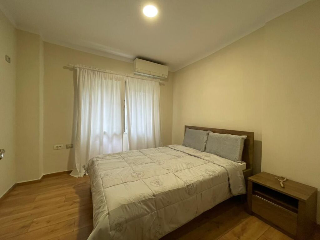 Apartament 2+1 per shitje tek Kristal Center.