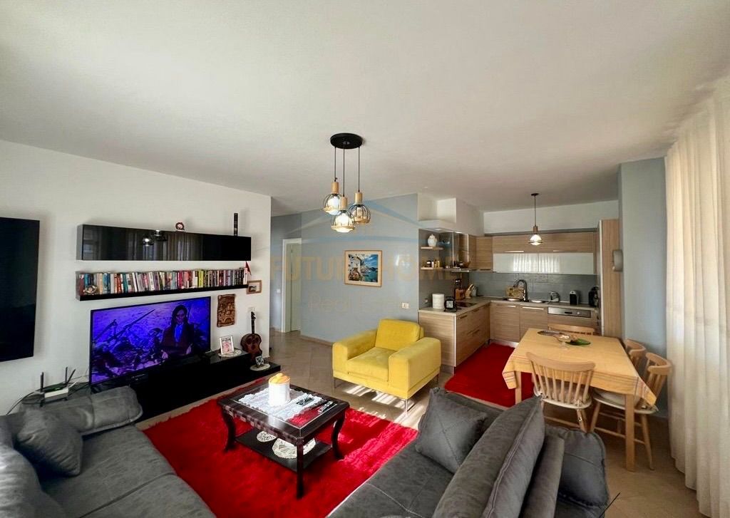 ☀️ 2+1 me Verandë Gjigante te "Kodra e Diellit" – Jeto në Majë të Tiranës! 🏙️