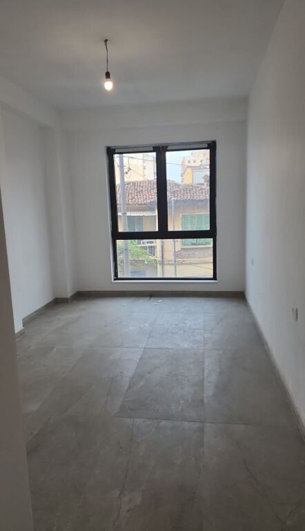 Affitto | Ambjent Biznesi | Rruga Myslym Shyri | 1300 €/mese