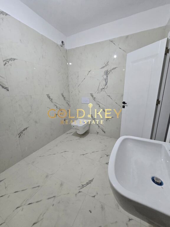 🏠 Shitet Apartament 1+1 (Mundesi konvertimi ne 2+1)