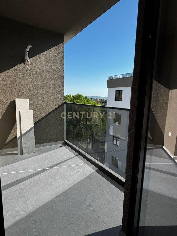 Apartament 1+1 Për Shitje në Mali i Robit.