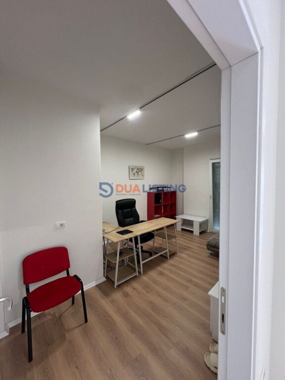 ✨ Spazio Ufficio Premium in Affitto – Pazar i Ri ✨