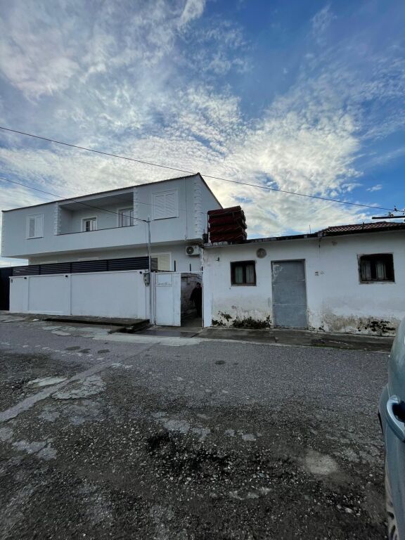 🏡 SHITET SHTËPI PRIVATE 2+1 ME OBORR TE MADH SHIJAK