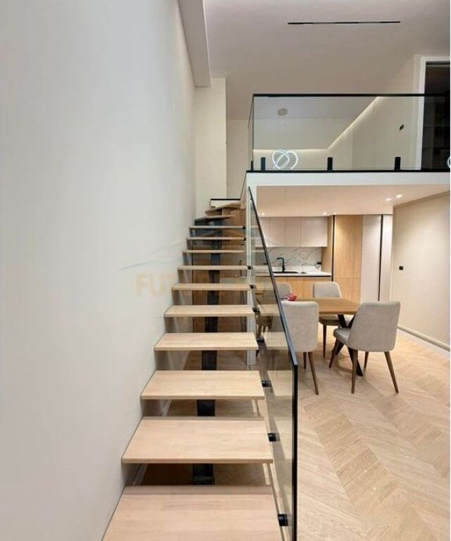 Shitet, Duplex + Post Parkimi, Golden Park