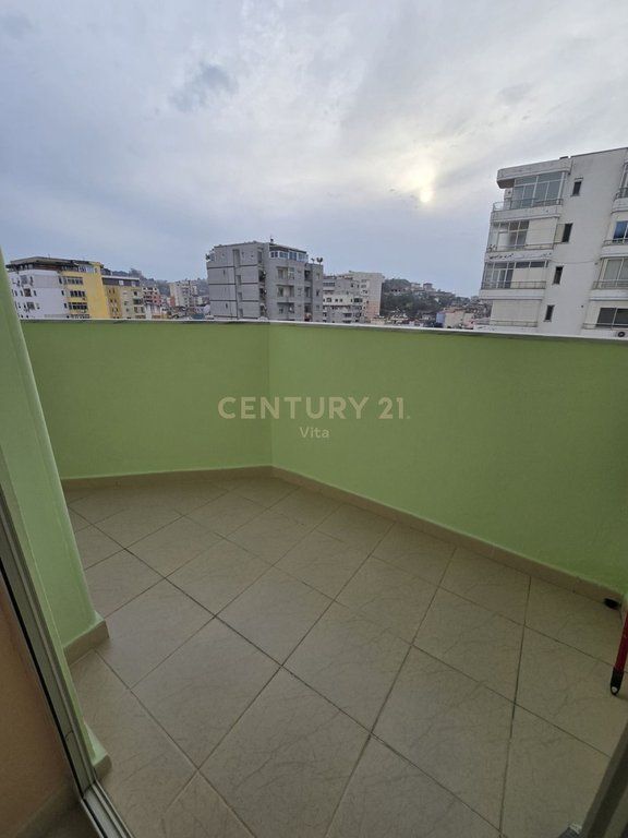 JEPET ME QIRA APARTAMENT 2+1+2 NE DURRES