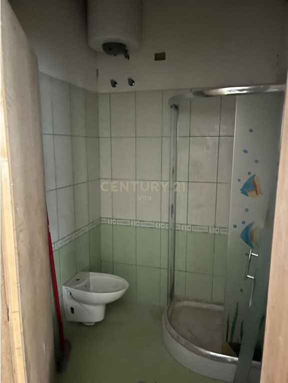 SHITET APARTAMENT TEK STACIONI I PARE NE PLAZH , DURRES !!!!