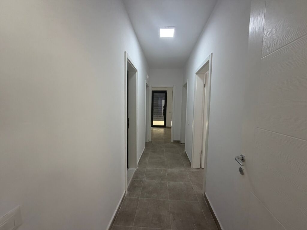 3+1,bosh te hotel radison liqeni i thate,1500 euri