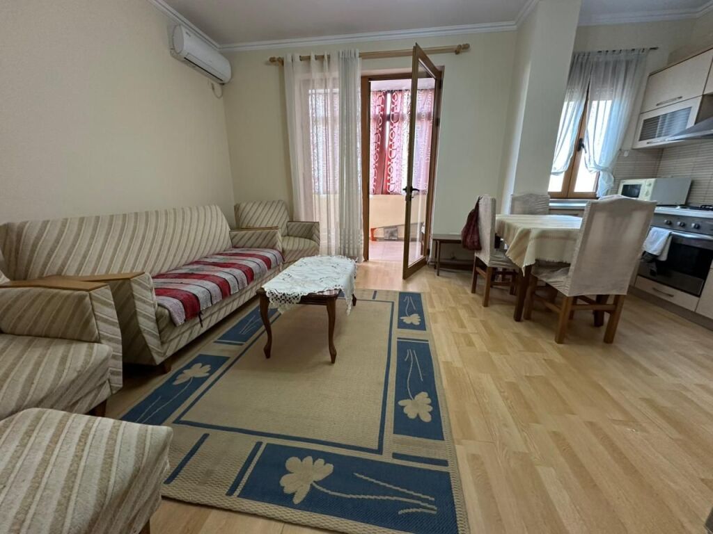 Jepet me qira apartament 2+1