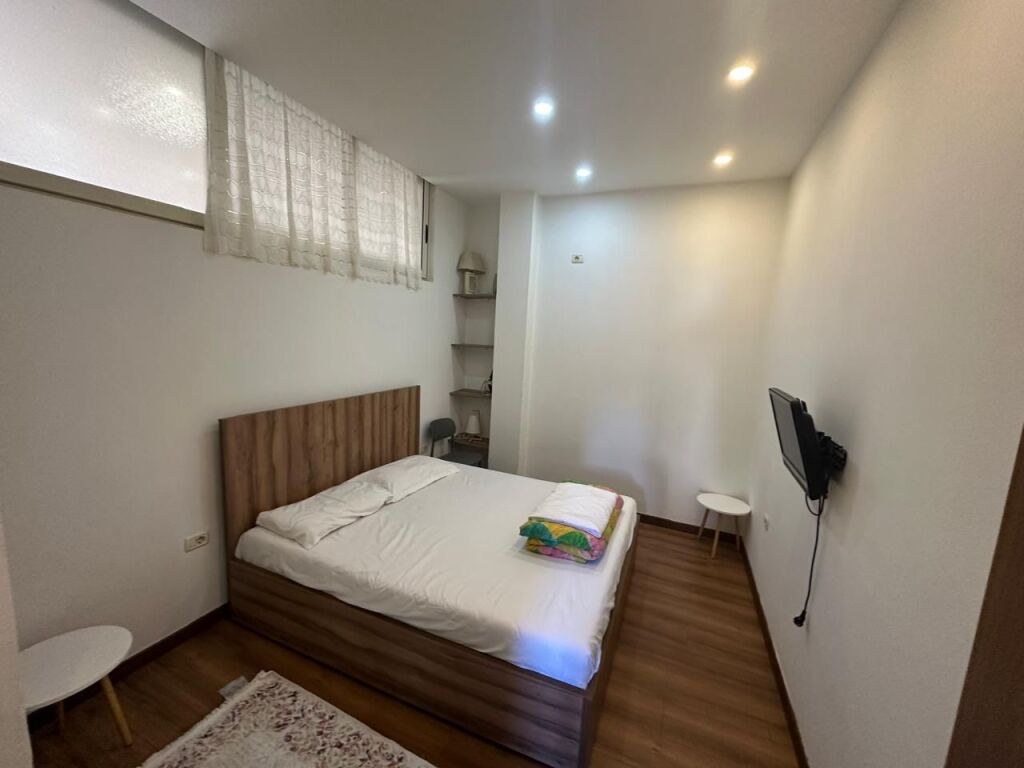 🏢Tek 9 Kateshet jepet me qera apartament 1+1,i mobiluar.600Euro   