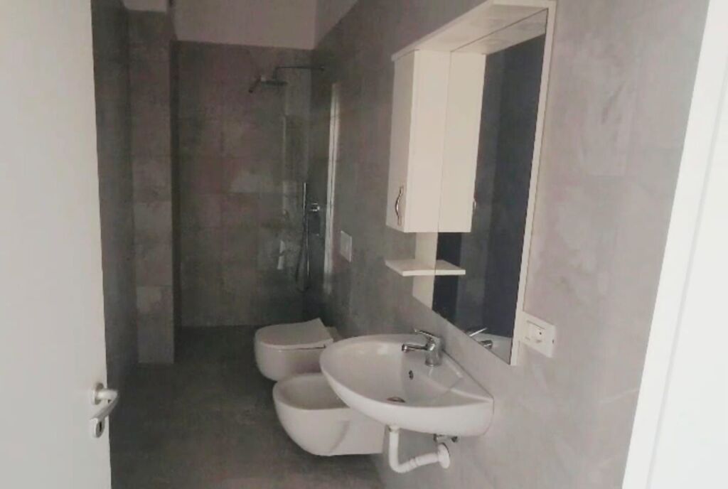 Garsoniere / Studio Me Qira, Ish Fusha e Aviacionit, Tiranë