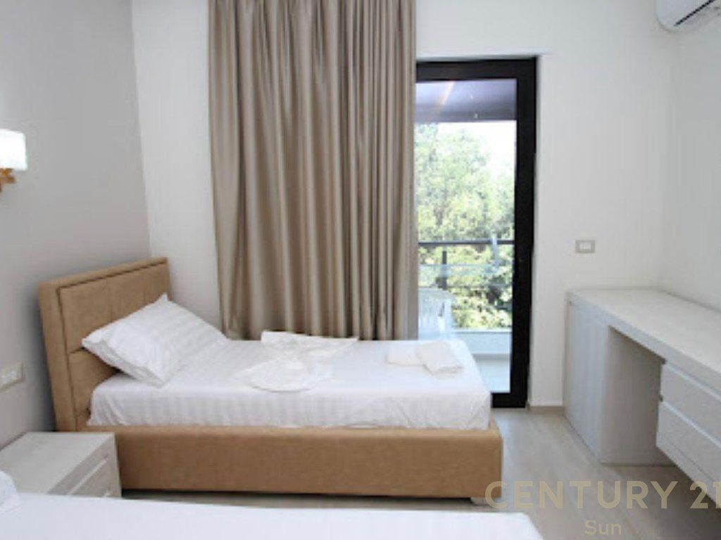 Hotel per Shitje ne Radhime!