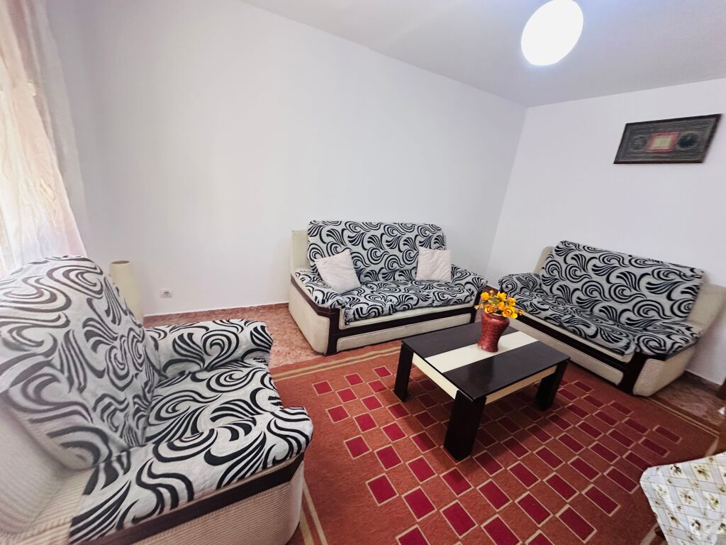 Jepet Me Qera Apartament 2+1+1 Ballkon
