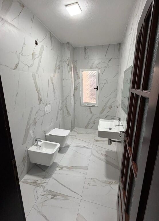 Ambient me Qera për Zyra – Sheshi Willson