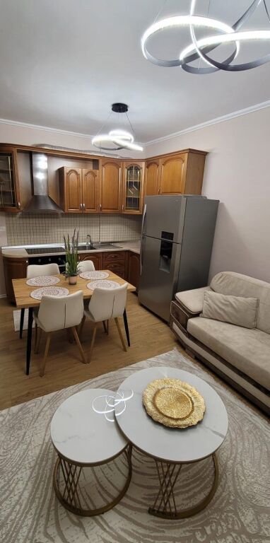 🔥Jepet Apartament 2+1 me qira te Kristal Center prane Komunes Parisit!