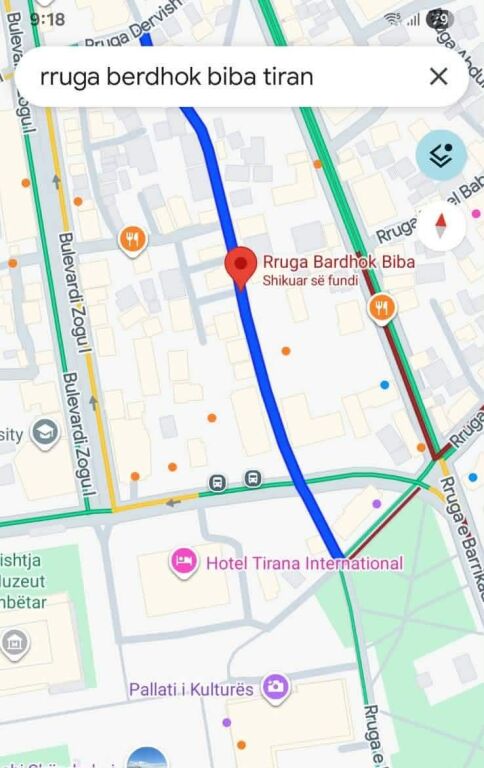 OCCASIONE: VENDESI 2+1 AL CENTRO, DIETRO IL PALAZZO DI 15 PIANI - TIRANA