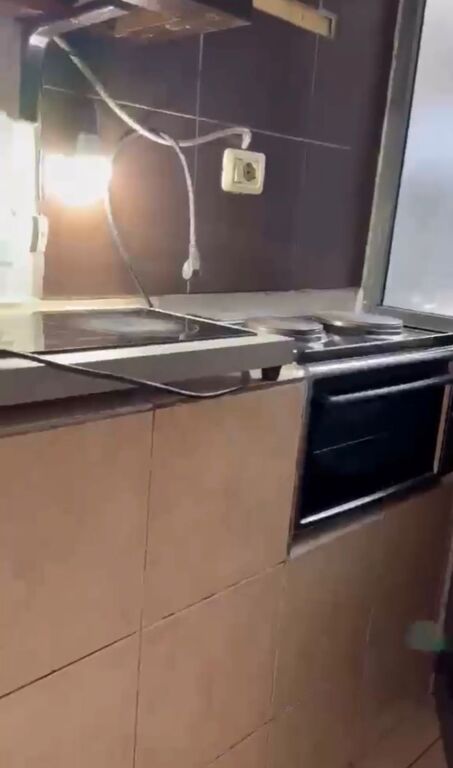 Garsoniere/Bodrum me qera ne Bllok , kafe Roma 26,000 leke   