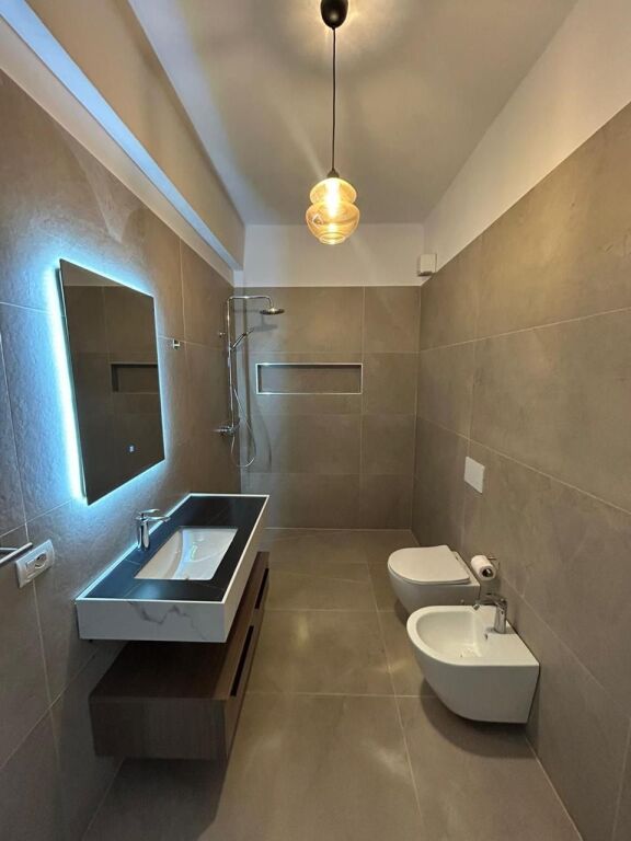 Apartament 1+1 me qera ne Xhamllik