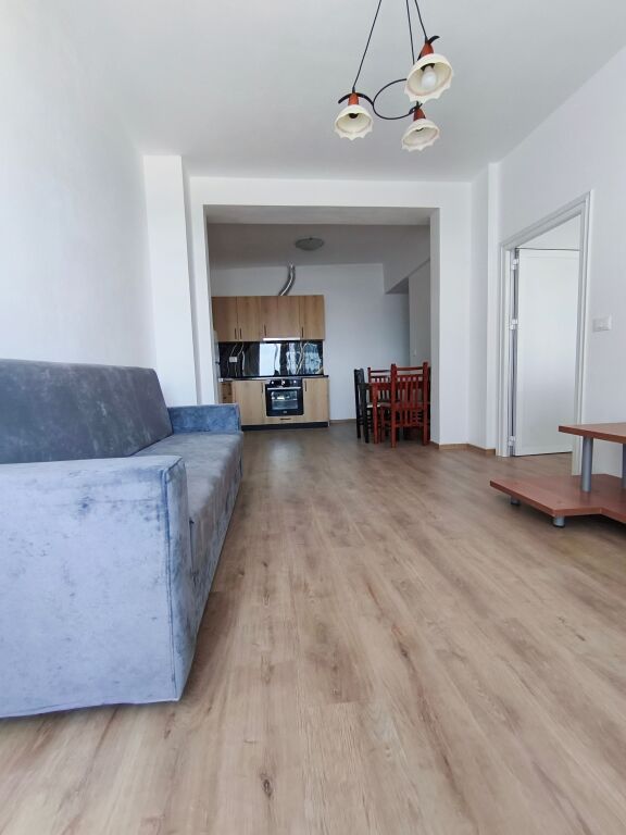 🏡 Apartament 1+1 me pamje deti &amp; porti – Stacioni i Trenit, Durrës