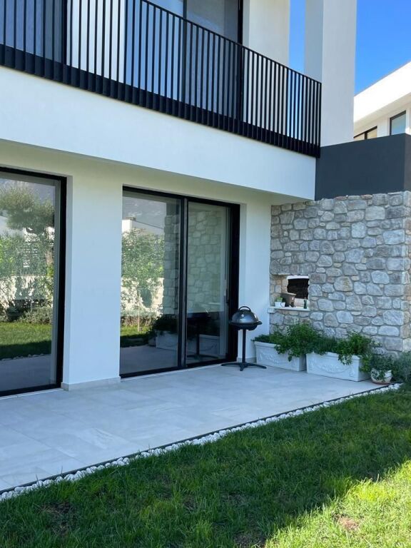 VILE ME QIRA NE FARKE TIRANE LUKSOZE