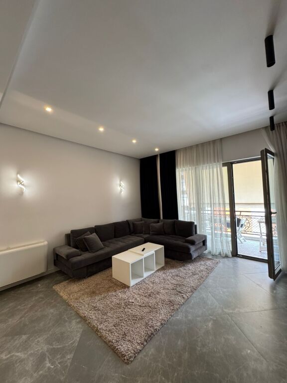 Jepet me qira 2+1+2+parkim Kompleksi Delijorgji 1400€