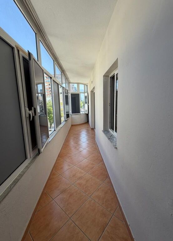 Ambient me Qera për Zyra – Sheshi Willson