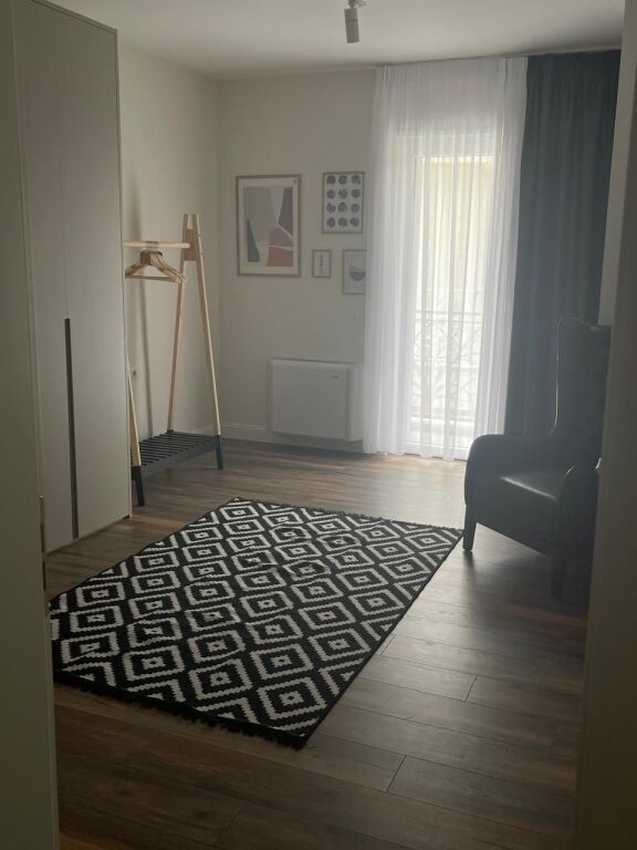 Qira, Vile, Liqeni i Farkes