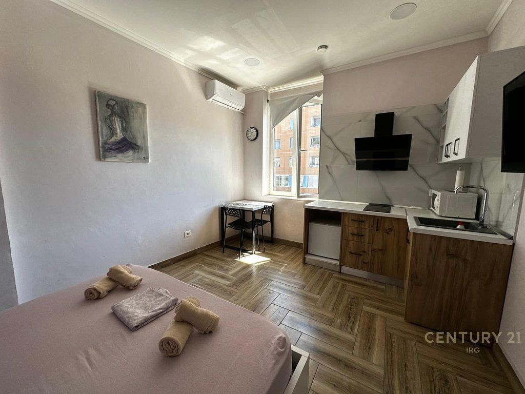 2 garsoniere per shitje prane Stadiumit Dinamo