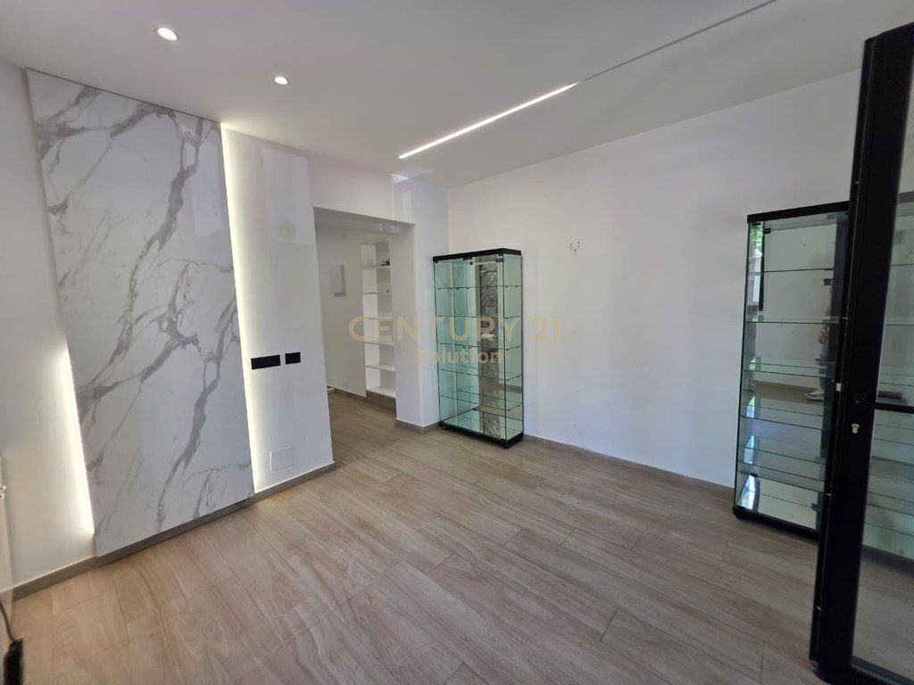 JAPIM PER QIRA DYQAN BUZE RRUGES FORTUZI!