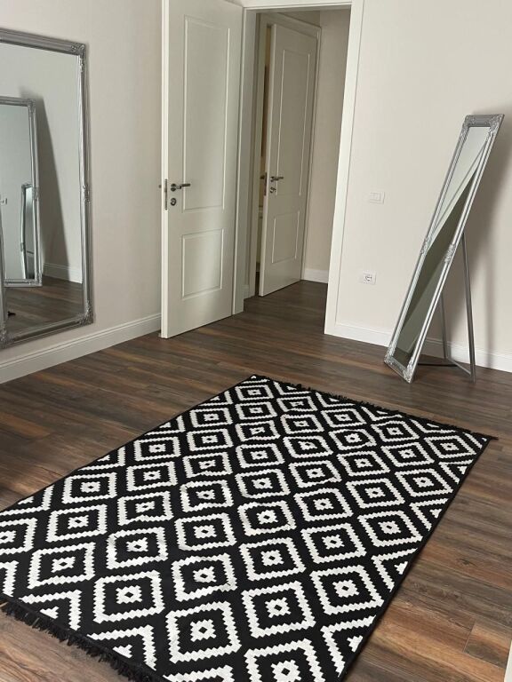 Qira, Vile, Liqeni i Farkes