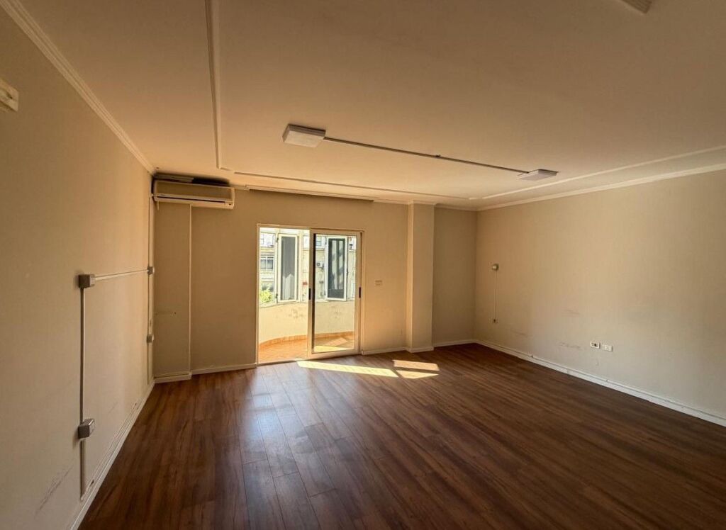 Ambient me Qera për Zyra – Sheshi Willson